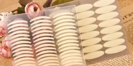 “美目貼”別依賴，小心眼皮下垂